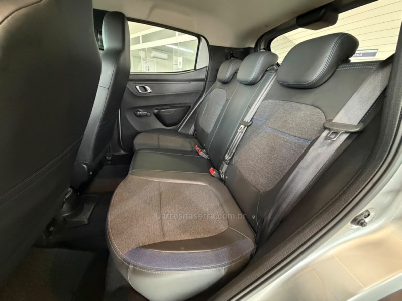 KWID 1.0 12V SCE FLEX INTENSE MANUAL - 2023 - VACARIA