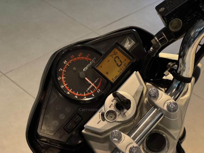 CB 300R ABS - 2015 - CAXIAS DO SUL