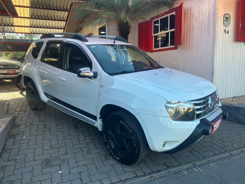 duster 1.6 dynamique 4x2 16v flex 4p manual 2014 tres coroas