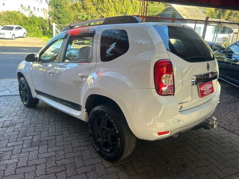 DUSTER 1.6 DYNAMIQUE 4X2 16V FLEX 4P MANUAL - 2014 - TRêS COROAS