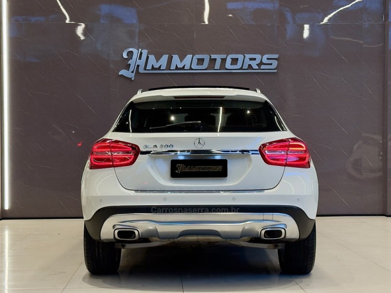GLA 200 1.6 CGI VISION 16V TURBO GASOLINA 4P AUTOMÁTICO - 2015 - CAXIAS DO SUL