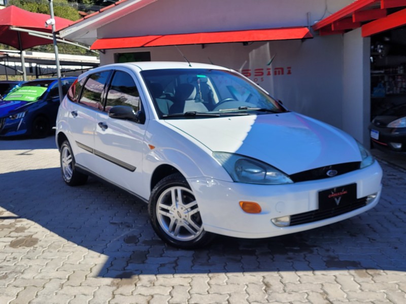 FOCUS 1.8 GLX 16V GASOLINA 4P MANUAL - 2001 - CARLOS BARBOSA