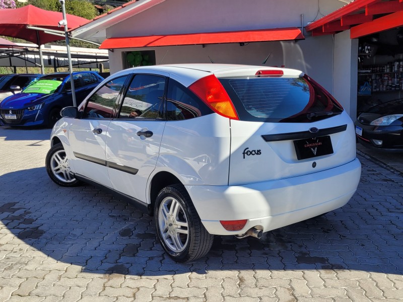 FOCUS 1.8 GLX 16V GASOLINA 4P MANUAL - 2001 - CARLOS BARBOSA