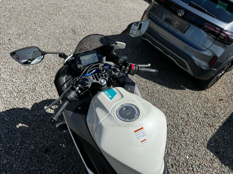 YZF R3 ABS - 2025 - CANELA