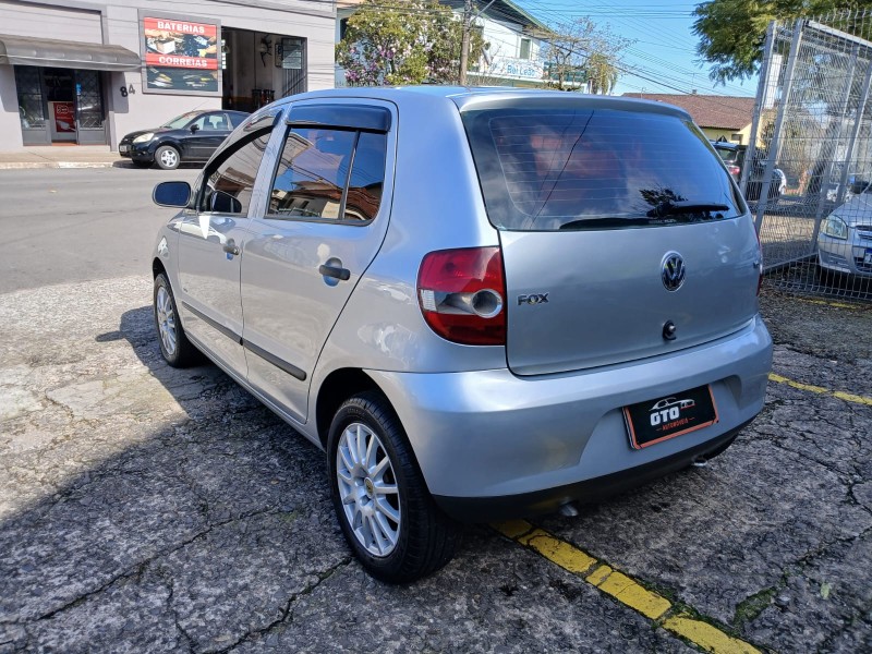 FOX 1.6 MI PLUS 8V FLEX 4P MANUAL - 2006 - FARROUPILHA