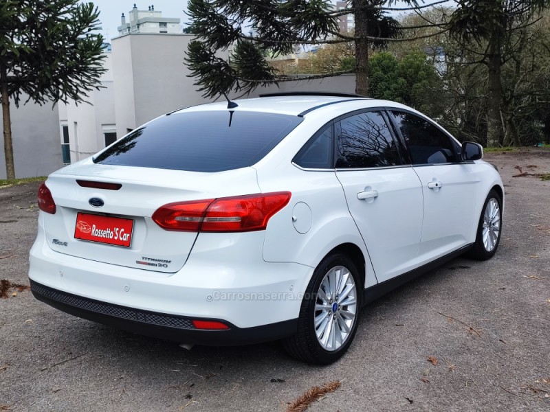 FOCUS 2.0 TITANIUM PLUS SEDAN 16V FLEX 4P AUTOMÁTICO - 2016 - FARROUPILHA