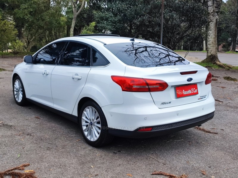 FOCUS 2.0 TITANIUM PLUS SEDAN 16V FLEX 4P AUTOMÁTICO - 2016 - FARROUPILHA