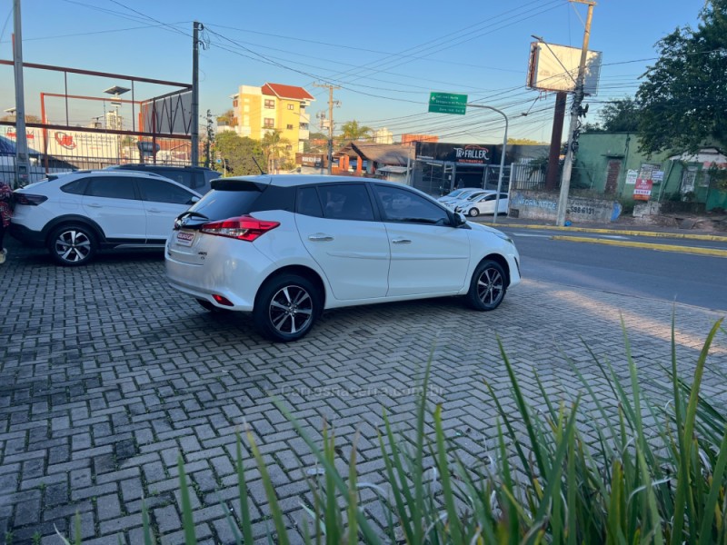 YARIS 1.5 XS CONNECT 16V FLEX 4P AUTOMÁTICO - 2019 - CAMPO BOM