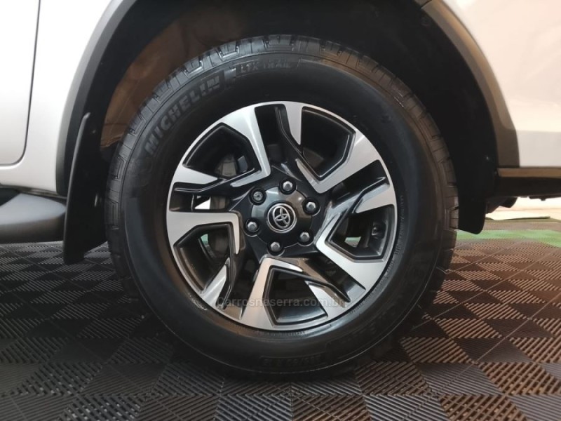 HILUX SW4 2.8 4X4 SRX PLATINUM TURBO 7 LUGARES DIESEL 4P AUTOMÁTICO - 2024 - NOVO HAMBURGO