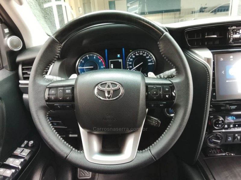 HILUX SW4 2.8 4X4 SRX PLATINUM TURBO 7 LUGARES DIESEL 4P AUTOMÁTICO - 2024 - NOVO HAMBURGO