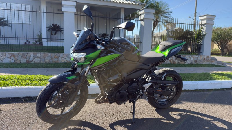 z400  2022 feliz