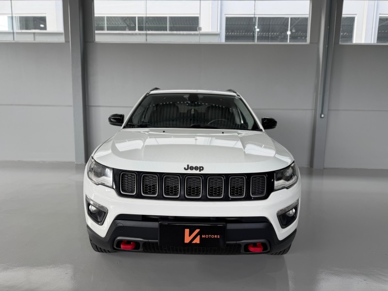 COMPASS 2.0 16V DIESEL TRAILHAWK 4X4 AUTOMÁTICO - 2017 - CARLOS BARBOSA