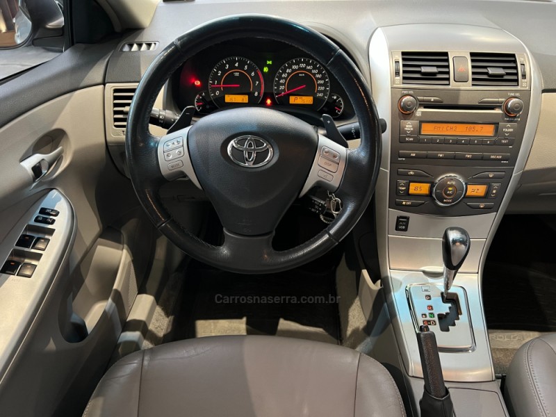 COROLLA 2.0 XEI 16V FLEX 4P AUTOMÁTICO - 2012 - CAXIAS DO SUL