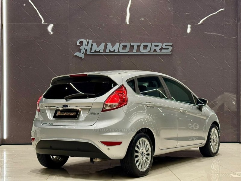 FIESTA 1.6 TITANIUM HATCH 16V FLEX 4P AUTOMÁTICO - 2014 - CAXIAS DO SUL