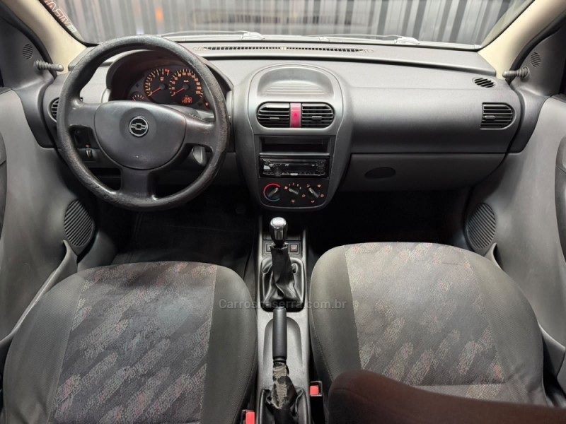 CORSA 1.8 MPFI 8V GASOLINA 4P MANUAL - 2002 - CAXIAS DO SUL