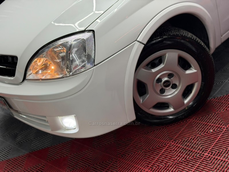 CORSA 1.8 MPFI 8V GASOLINA 4P MANUAL - 2002 - CAXIAS DO SUL