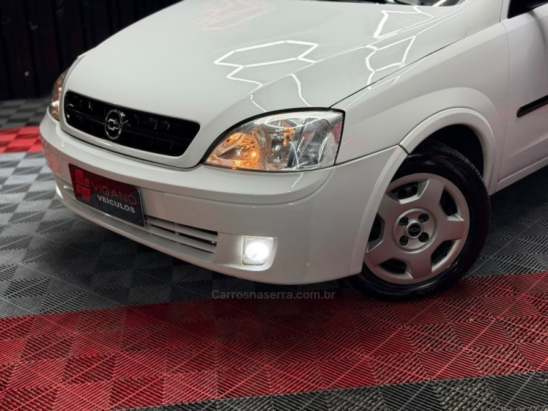 CORSA 1.8 MPFI 8V GASOLINA 4P MANUAL - 2002 - CAXIAS DO SUL