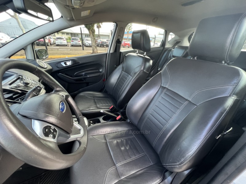 FIESTA 1.6 TITANIUM HATCH 16V FLEX 4P AUTOMÁTICO - 2016 - DOIS IRMãOS