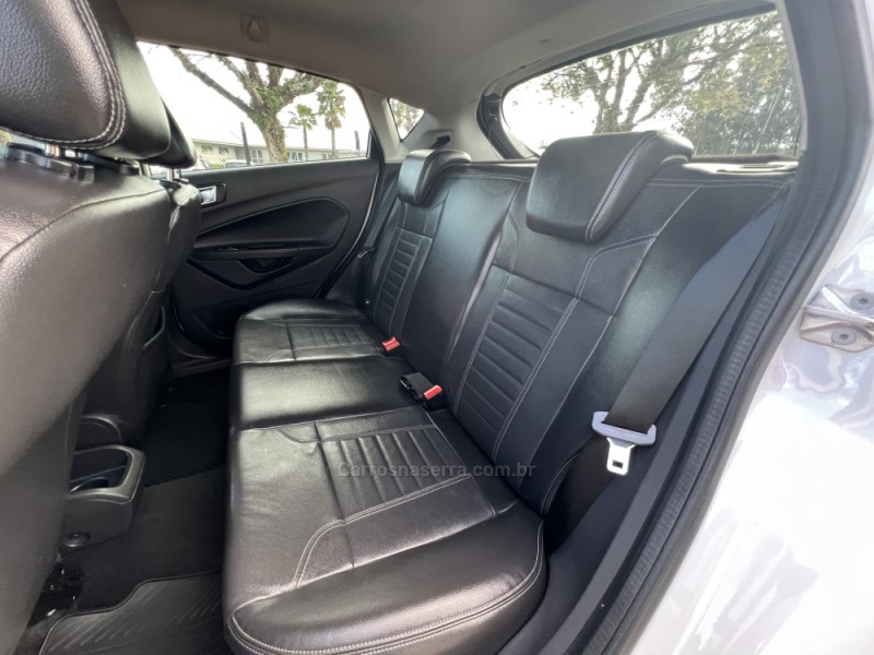 FIESTA 1.6 TITANIUM HATCH 16V FLEX 4P AUTOMÁTICO - 2016 - DOIS IRMãOS