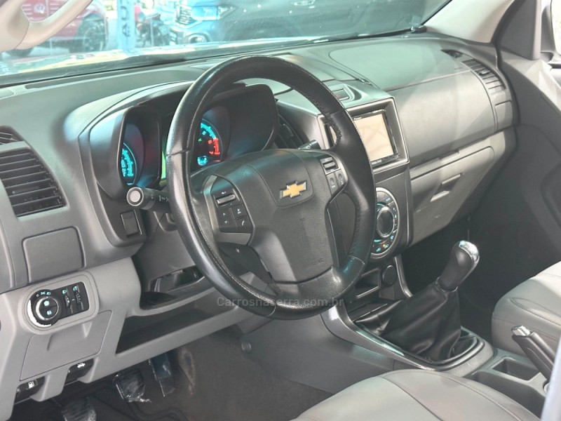 S10 2.4 LTZ 4X2 CD 8V FLEX 4P MANUAL - 2014 - NOVO HAMBURGO