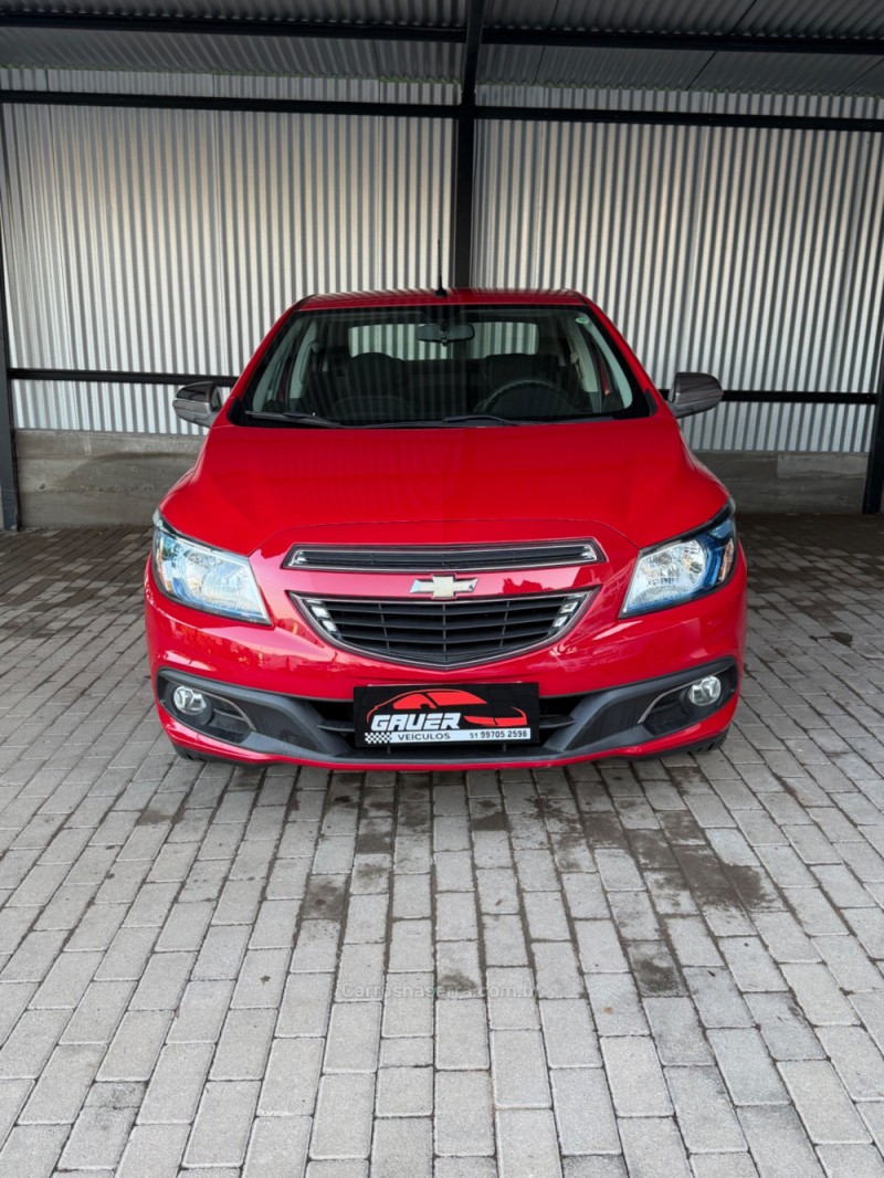 PRISMA 1.4 MPFI LTZ 8V FLEX 4P MANUAL - 2015 - ENCANTADO