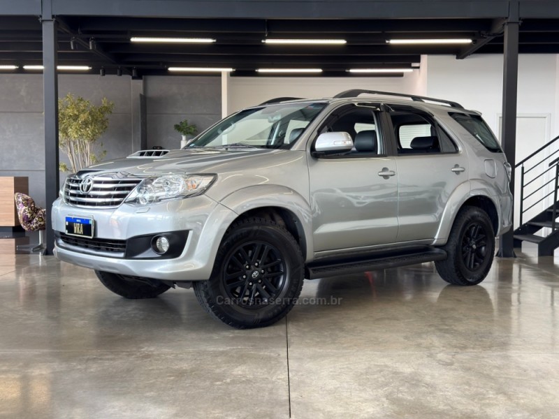 hilux sw4 3.0 srv 4x4 7 lugares 16v turbo intercooler diesel 4p automatico 2015 bento goncalves