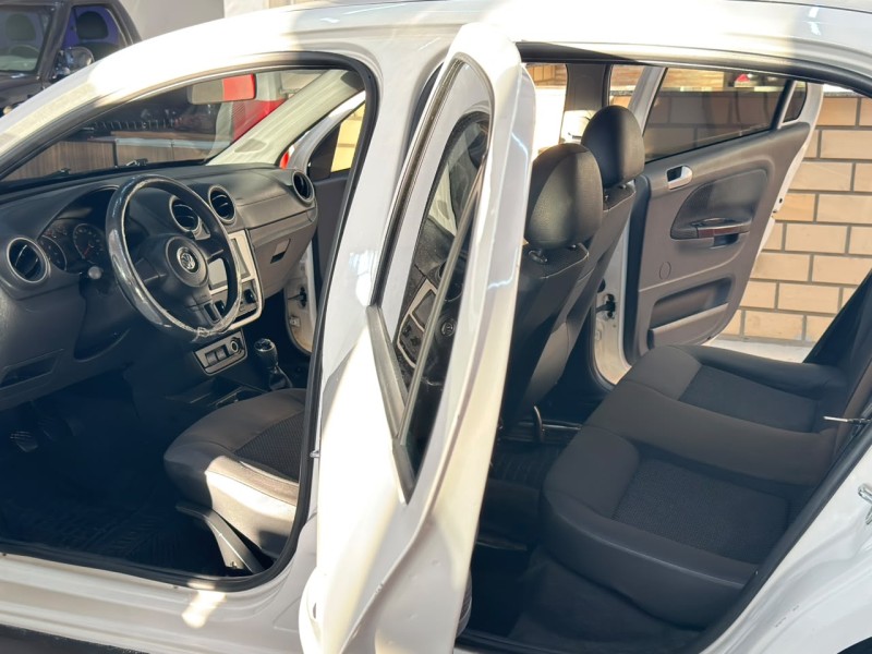 VOYAGE 1.6 MI TRENDLINE 8V FLEX 4P MANUAL - 2015 - CAXIAS DO SUL