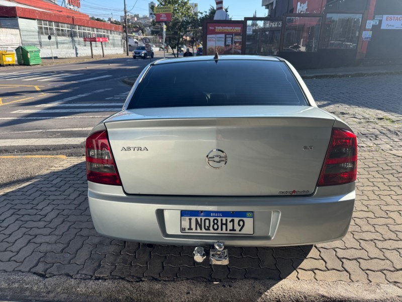 ASTRA 2.0 MPFI ADVANTAGE SEDAN 8V FLEX 4P MANUAL - 2007 - CAXIAS DO SUL