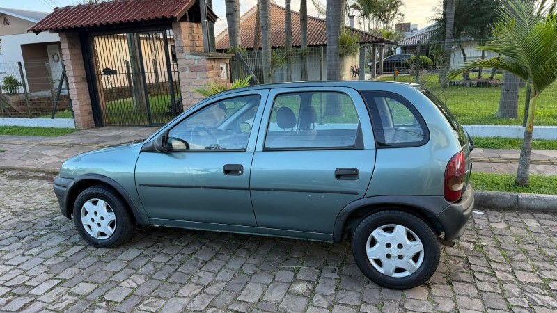 CORSA 1.0 MPFI 8V GASOLINA 4P MANUAL - 1999 - FELIZ