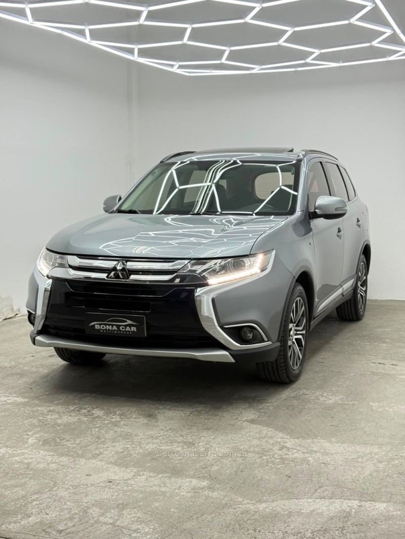 OUTLANDER 3.0 GT 4X4 V6 24V GASOLINA 4P AUTOMÁTICO - 2016 - CAXIAS DO SUL