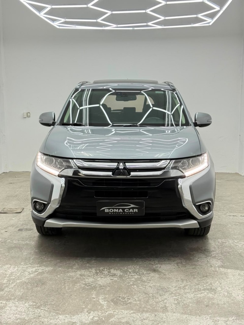 OUTLANDER 3.0 GT 4X4 V6 24V GASOLINA 4P AUTOMÁTICO - 2016 - CAXIAS DO SUL