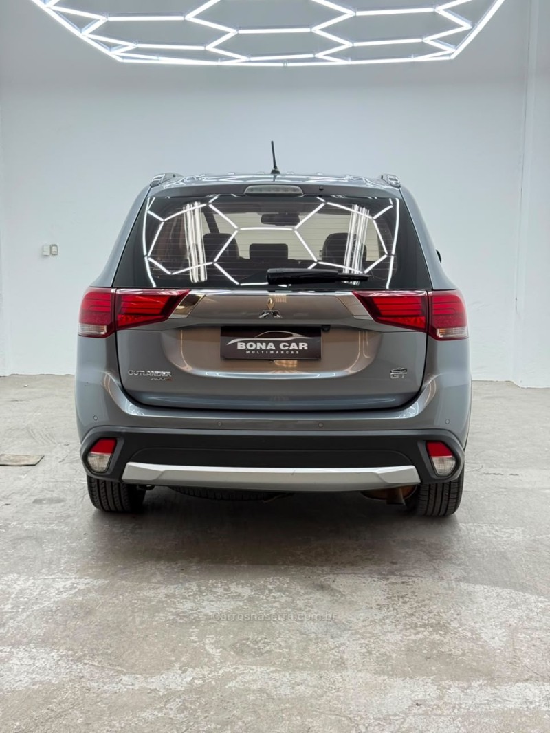 OUTLANDER 3.0 GT 4X4 V6 24V GASOLINA 4P AUTOMÁTICO - 2016 - CAXIAS DO SUL