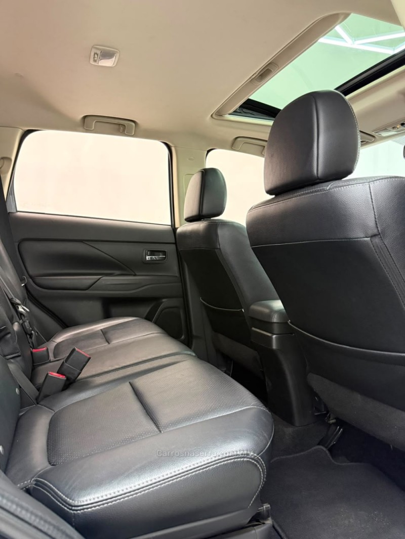 OUTLANDER 3.0 GT 4X4 V6 24V GASOLINA 4P AUTOMÁTICO - 2016 - CAXIAS DO SUL