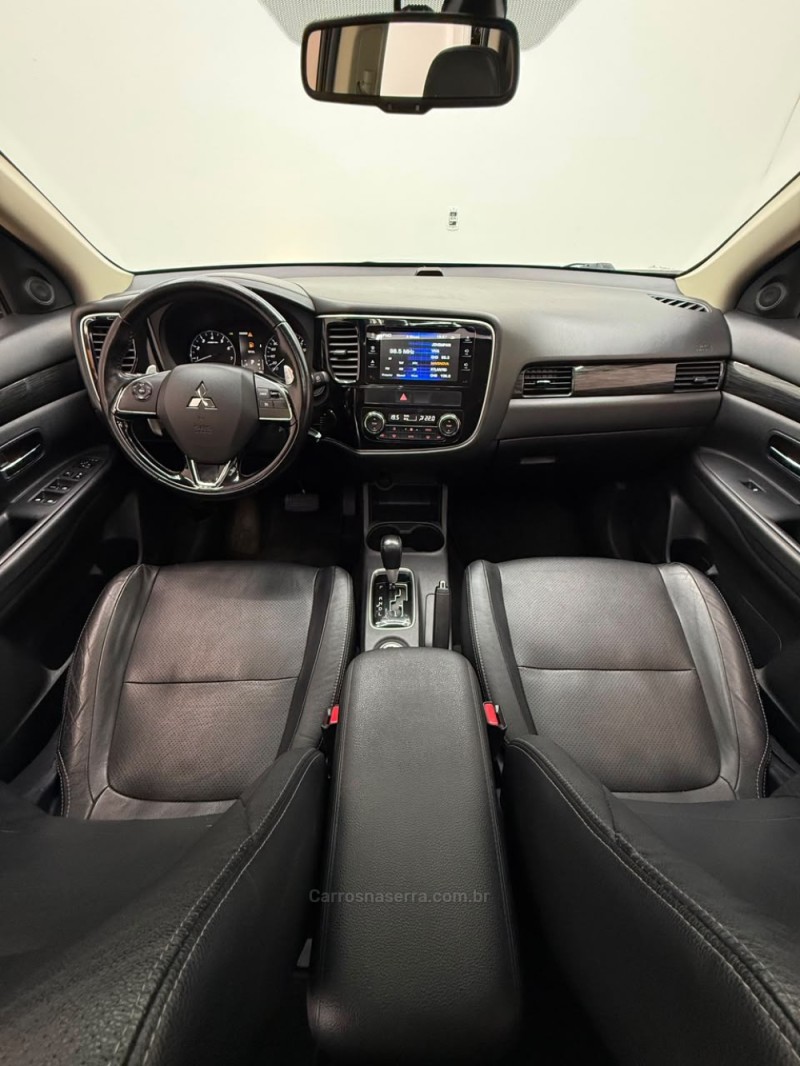 OUTLANDER 3.0 GT 4X4 V6 24V GASOLINA 4P AUTOMÁTICO - 2016 - CAXIAS DO SUL
