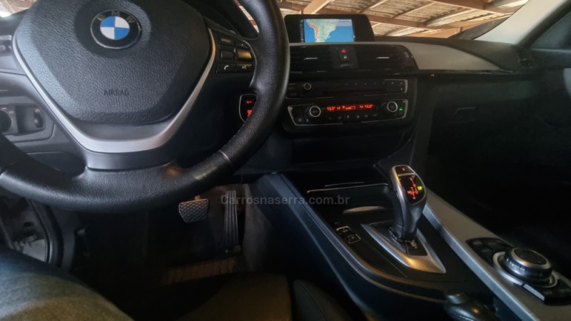 320I 2.0 16V TURBO ACTIVE FLEX 4P AUTOMÁTICO - 2015 - FARROUPILHA