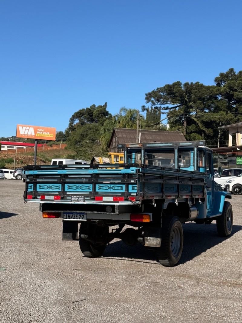 BANDEIRANTE 3.7 BJ50LV 4X4 TETO RIGIDO DIESEL 2P MANUAL - 1978 - FARROUPILHA