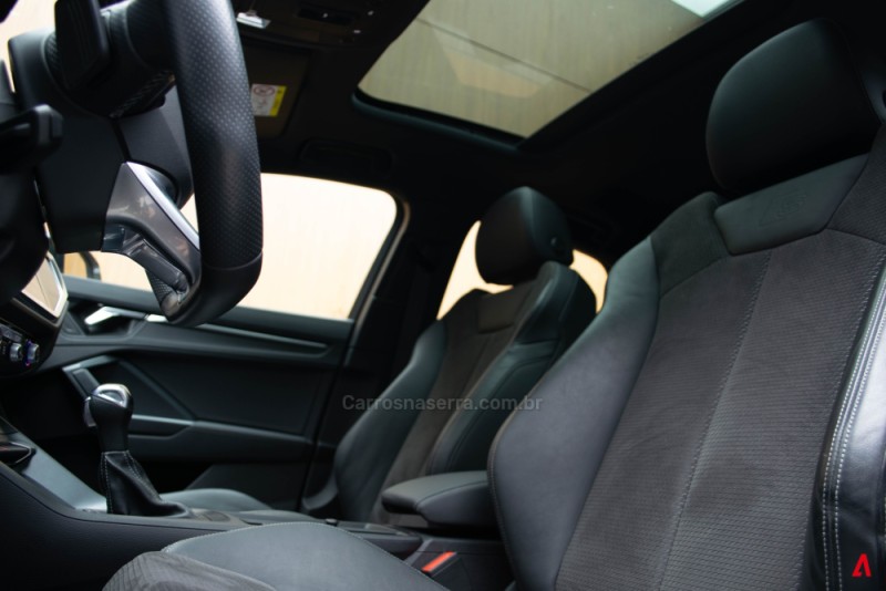 Q3 2.0 TFSI SPORTBACK PERFORMANCE BLACK QUATTRO GASOLINA 4P AUTOMÁTICO - 2022 - GARIBALDI