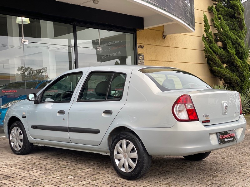 CLIO 1.0 EXPRESSION SEDAN 16V FLEX 4P MANUAL - 2008 - CAXIAS DO SUL