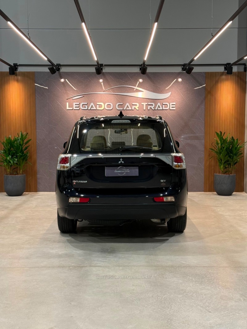 OUTLANDER 3.0 GT 4X4 V6 24V GASOLINA 4P AUTOMÁTICO - 2015 - CAXIAS DO SUL