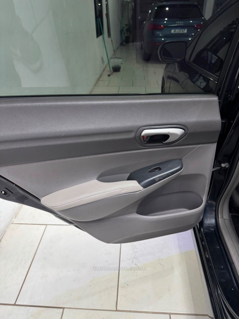 CIVIC 1.8 LXS 16V GASOLINA 4P AUTOMÁTICO - 2008 - CAXIAS DO SUL