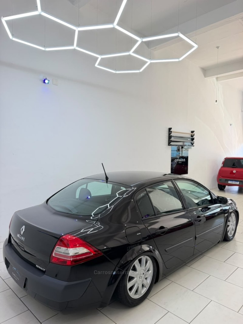 MÉGANE 1.6 DYNAMIQUE 16V FLEX 4P MANUAL - 2011 - CAXIAS DO SUL