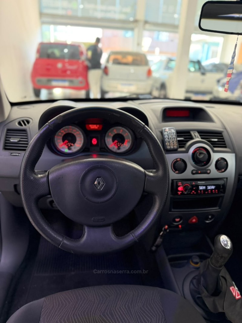 MÉGANE 1.6 DYNAMIQUE 16V FLEX 4P MANUAL - 2011 - CAXIAS DO SUL