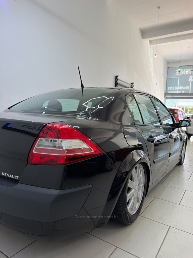 MÉGANE 1.6 DYNAMIQUE 16V FLEX 4P MANUAL - 2011 - CAXIAS DO SUL