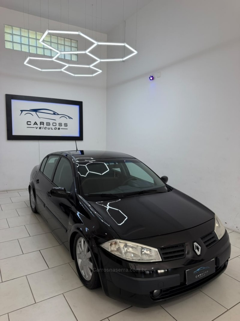 MÉGANE 1.6 DYNAMIQUE 16V FLEX 4P MANUAL - 2011 - CAXIAS DO SUL
