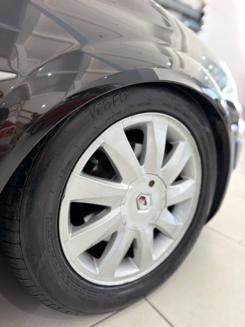 MÉGANE 1.6 DYNAMIQUE 16V FLEX 4P MANUAL - 2011 - CAXIAS DO SUL