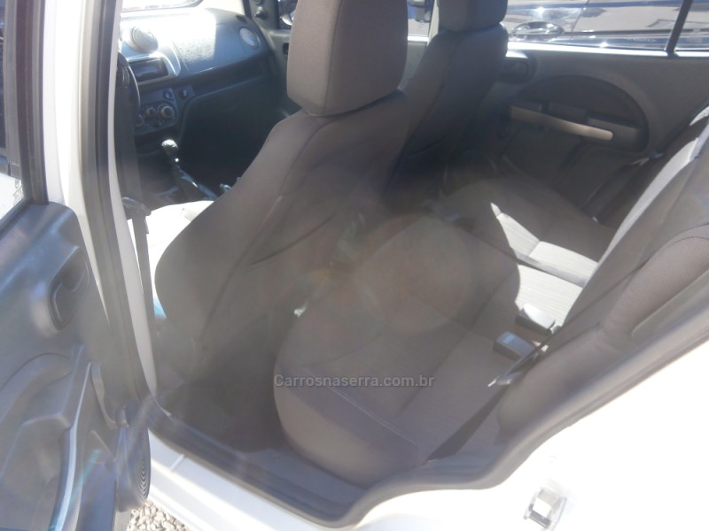 UNO 1.4 WAY 8V FLEX 4P MANUAL - 2012 - FARROUPILHA