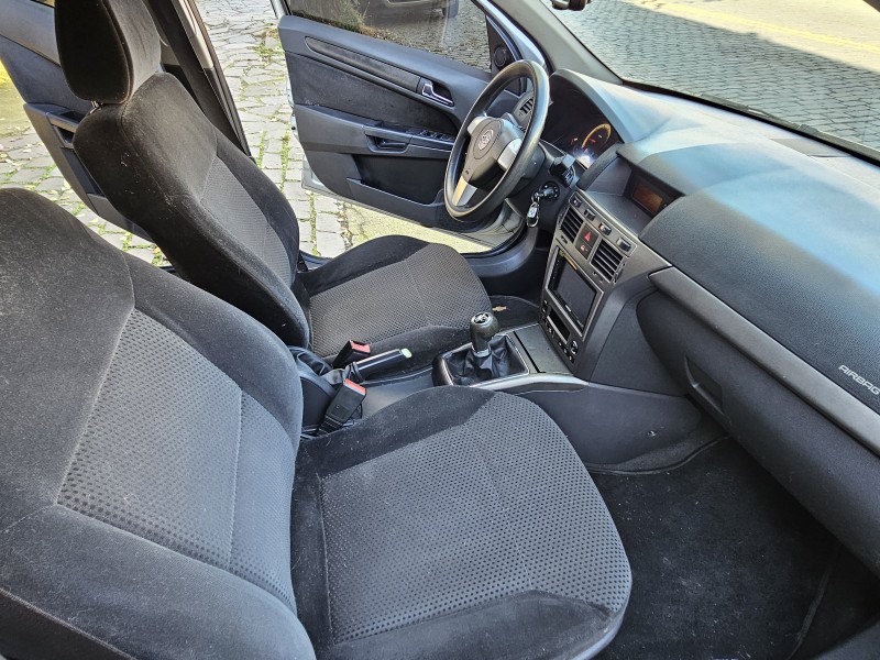 VECTRA 2.0 SFI GT HATCH 8V FLEX 4P MANUAL - 2009 - CAXIAS DO SUL