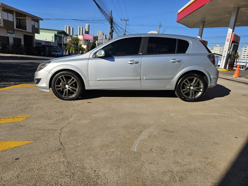 VECTRA 2.0 SFI GT HATCH 8V FLEX 4P MANUAL - 2009 - CAXIAS DO SUL