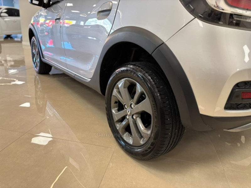 SANDERO 1.6 STEPWAY RIP CURL 8V FLEX 4P AUTOMATIZADO - 2017 - CARLOS BARBOSA