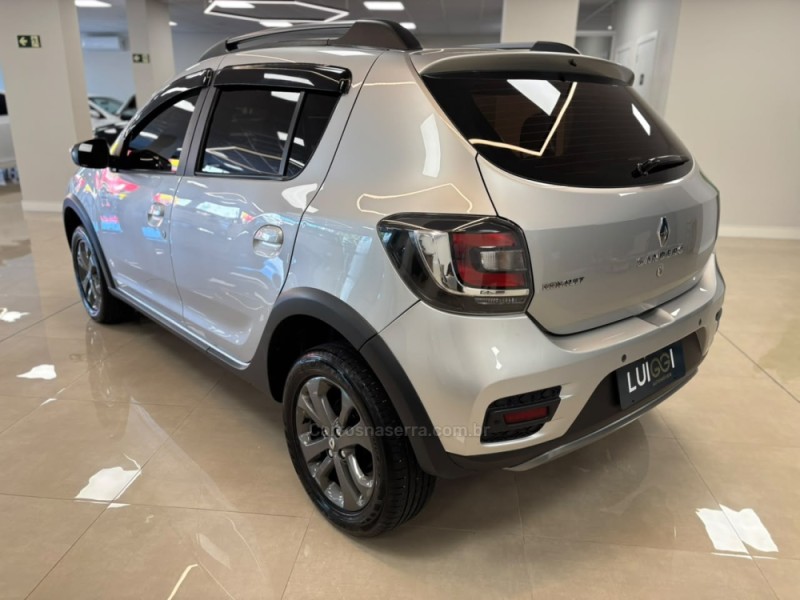SANDERO 1.6 STEPWAY RIP CURL 8V FLEX 4P AUTOMATIZADO - 2017 - CARLOS BARBOSA